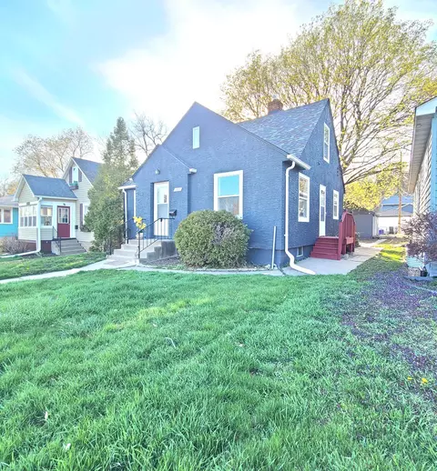 1457 Alaska Ave, Saint Paul, MN 55116