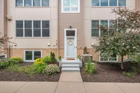 2342 River Pointe Cir, Minneapolis, MN 55411