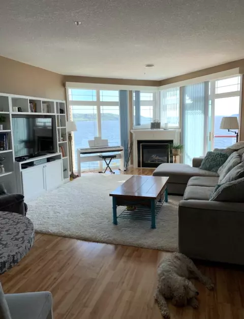 100 Central Point Rd #203, Lake City, MN 55041