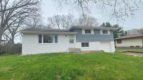 6142 Scott Ave N, Brooklyn Center, MN 55429