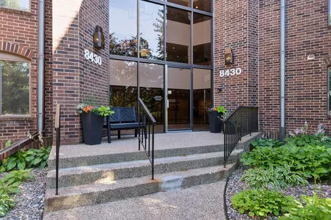 8430 Pennsylvania Rd #106, Bloomington, MN 55438