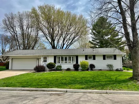 1119 Swanhill Dr, Albert Lea, MN 56007