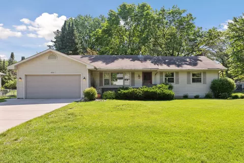 5206 Brighton Ln, Mounds View, MN 55112