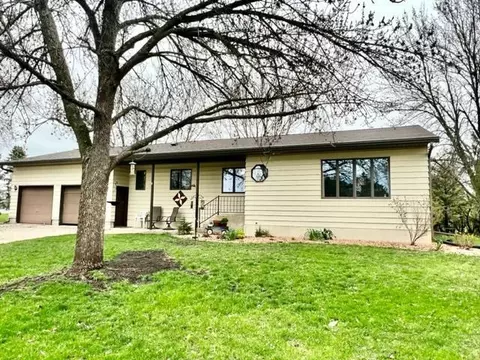 909 E Flynn St, Redwood Falls, MN 56283