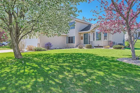 15000 Oakcrest Ct, Savage, MN 55378