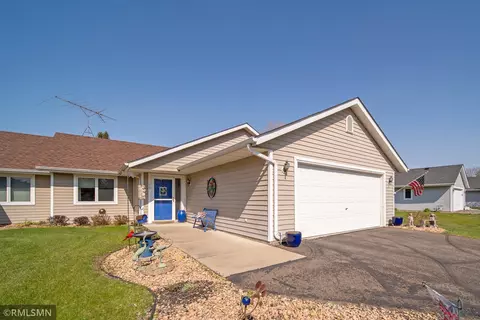 106 Ridgebrook Dr, Cannon Falls, MN 55009