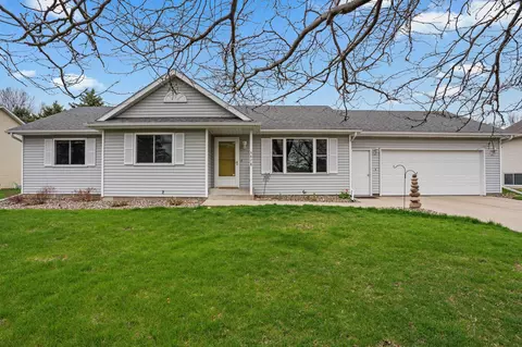 682 Morning Dr, Owatonna, MN 55060