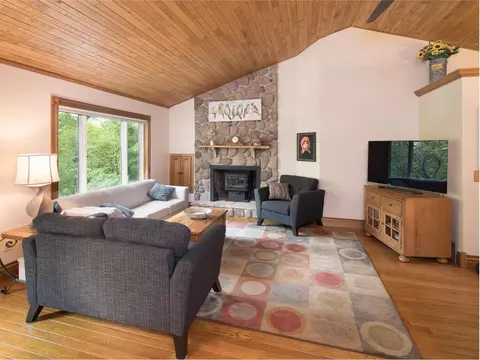 5975 Timber Trl SE, Prior Lake, MN 55372