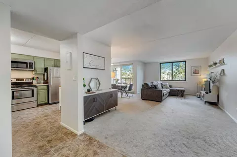 7200 York Ave S #208, Edina, MN 55435