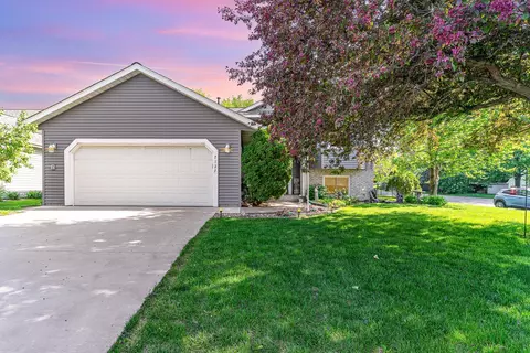7127 37th Street Ct N, Oakdale, MN 55128