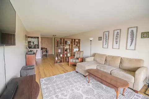 1871 Silver Bell Rd #212, Eagan, MN 55122