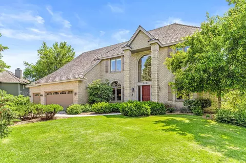 3205 Pineview Ln N, Plymouth, MN 55441