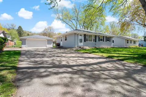 1950 Barry Dr, Newport, MN 55055
