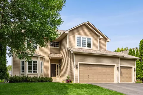 138 Elm Dr W, Carver, MN 55315