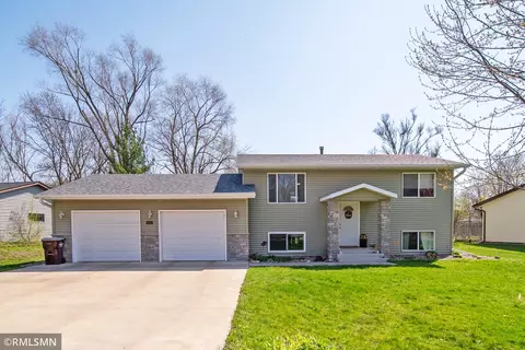 204 Viking Ave, Cannon Falls, MN 55009