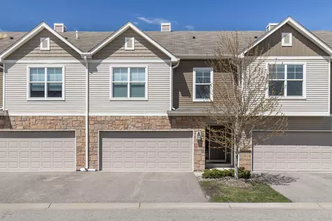 341 Stonewood Pl, Burnsville, MN 55306
