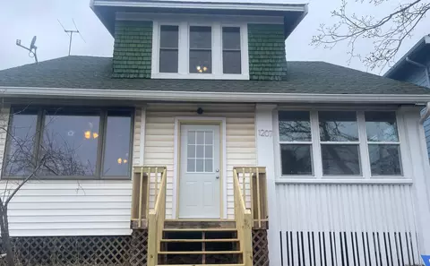 1207 E 9th St, Duluth, MN 55805 photo 4
