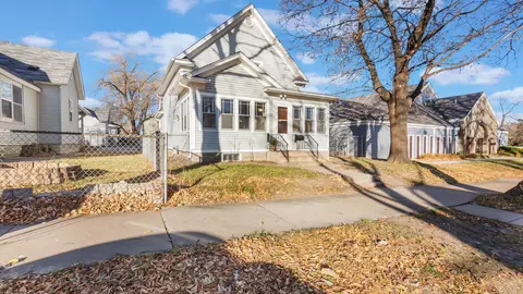 718 30th Ave N, Minneapolis, MN 55411