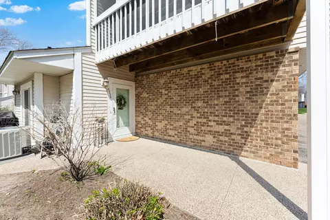 5334 Highpointe Dr, Bloomington, MN 55437 photo 28