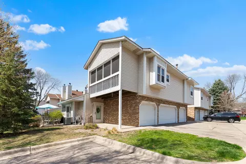 5334 Highpointe Dr, Bloomington, MN 55437 photo 27