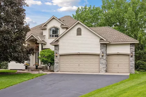 7392 Moonlight Ln, Eden Prairie, MN 55346