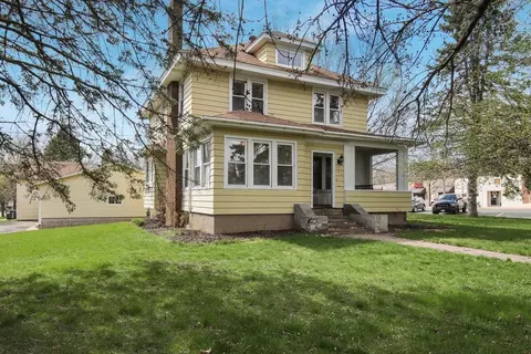 101 S Division St, Roberts, WI 54023