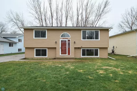 2014 29 Ave S, Fargo, ND 58103 photo 3