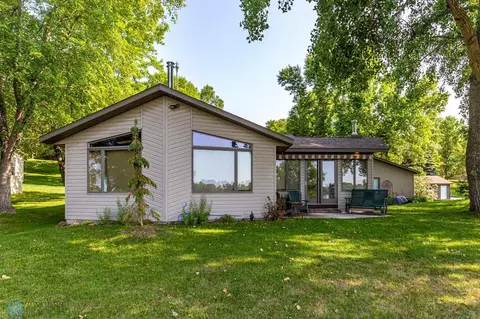 17640 Aaron Hts NW, Evansville, MN 56326