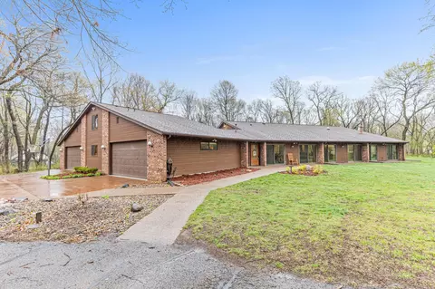 221 Station Cir N, North Hudson, WI 54016