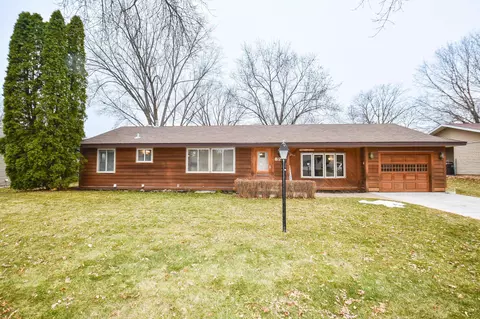 8214 Hemingway Ave S, Cottage Grove, MN 55016