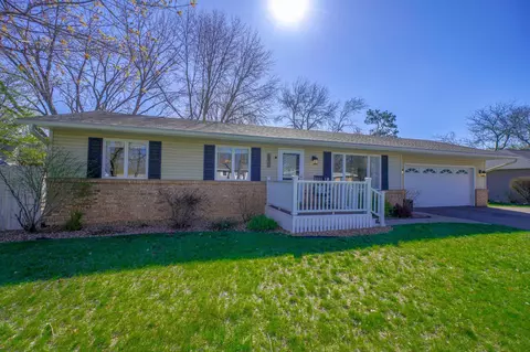 640 8th St N, North Hudson, WI 54016