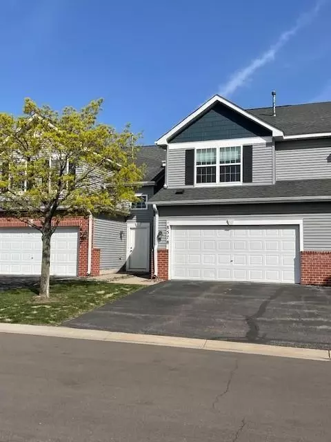 8578 Grove Cir, Shakopee, MN 55379