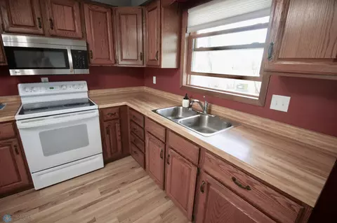 403 Ash Dr, Mooreton, ND 58061 photo 6