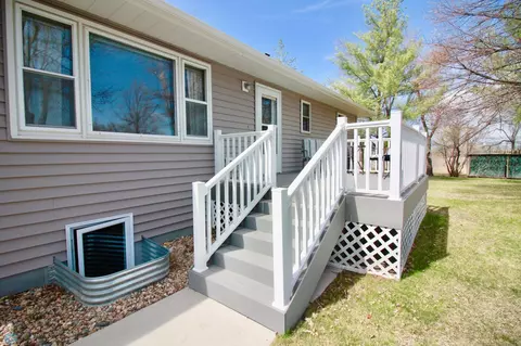403 Ash Dr, Mooreton, ND 58061 photo 2