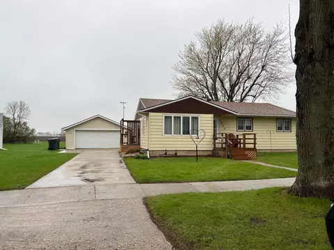 1623 Skyline Dr, Worthington, MN 56187
