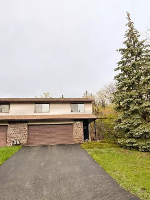14288 Golf View Dr, Eden Prairie, MN 55346
