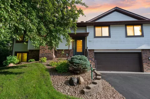 5618 Donegal Dr, Shoreview, MN 55126