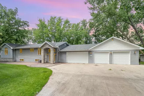 2701 1st St N, Waite Park, MN 56387