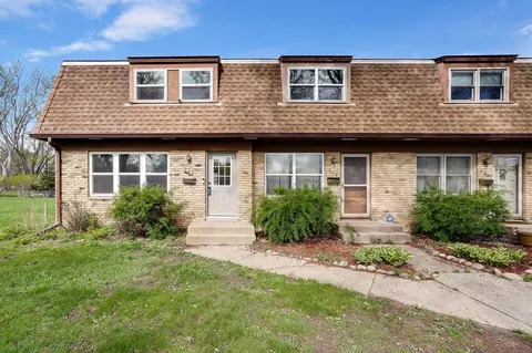 612 Jackson St S, Shakopee, MN 55379
