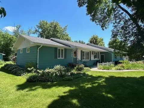 325 S Holcombe Ave, Litchfield, MN 55355