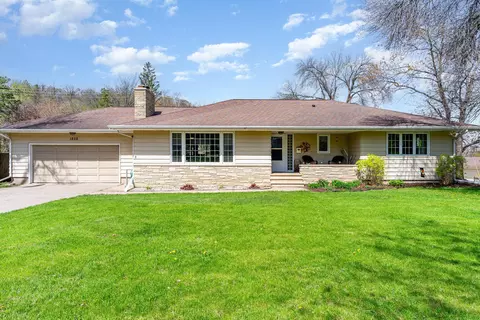 1808 Twin Bluff Rd, Red Wing, MN 55066