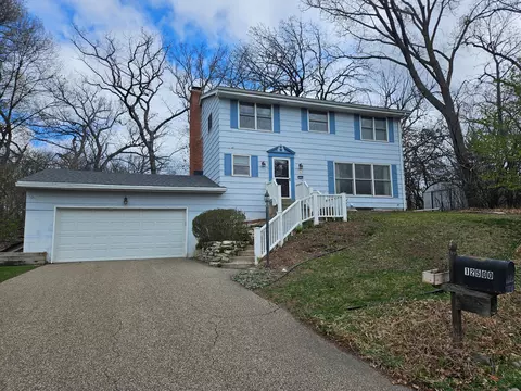 12500 Briarwood Ct, Minnetonka, MN 55343