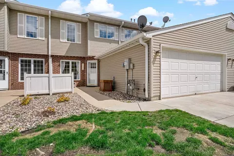 1213 Heather Ln, Waconia, MN 55387