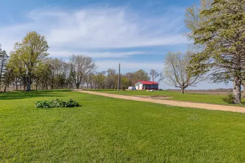 24548 Dodd Rd, Le Center, MN 56057