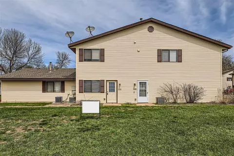 6566 84th Ct N, Brooklyn Park, MN 55445