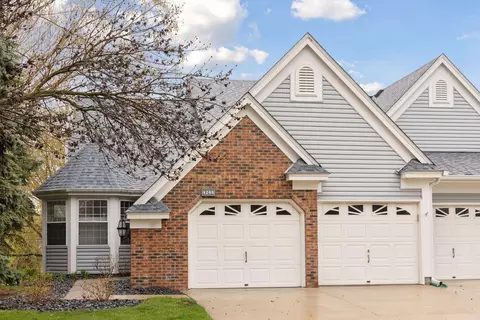 4244 Pond View Dr, White Bear Township, MN 55110