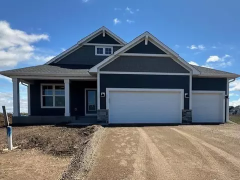 10100 Arrowwood Trl, Woodbury, MN 55129
