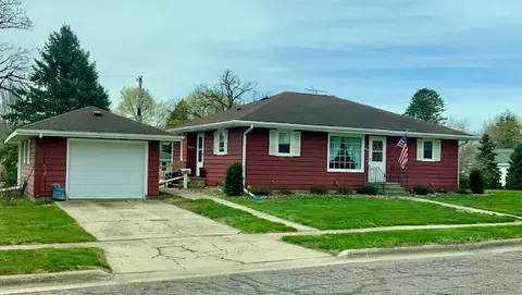 208 E Benton St, Le Roy, MN 55951