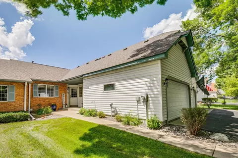 2709 Lake Court Cir #106, Mounds View, MN 55112