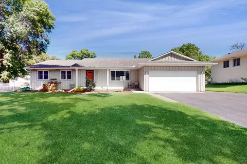 10696 Wellington Ln N, Maple Grove, MN 55369